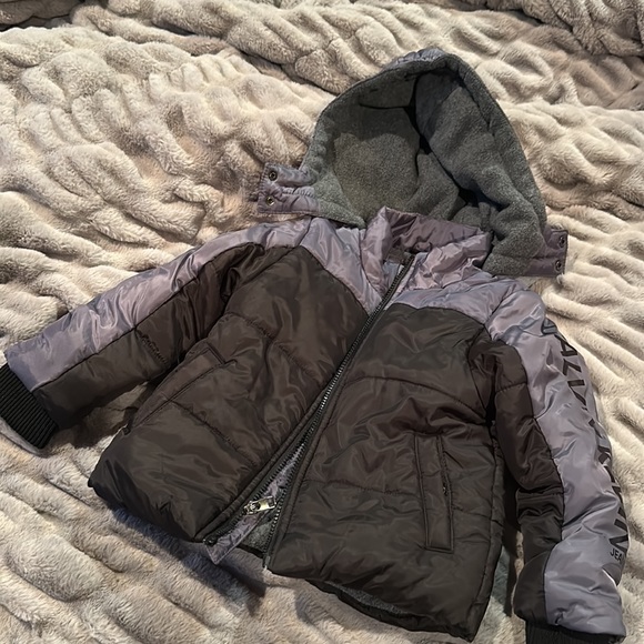 Calvin Klein boys jacket 3T like new - Picture 3 of 3